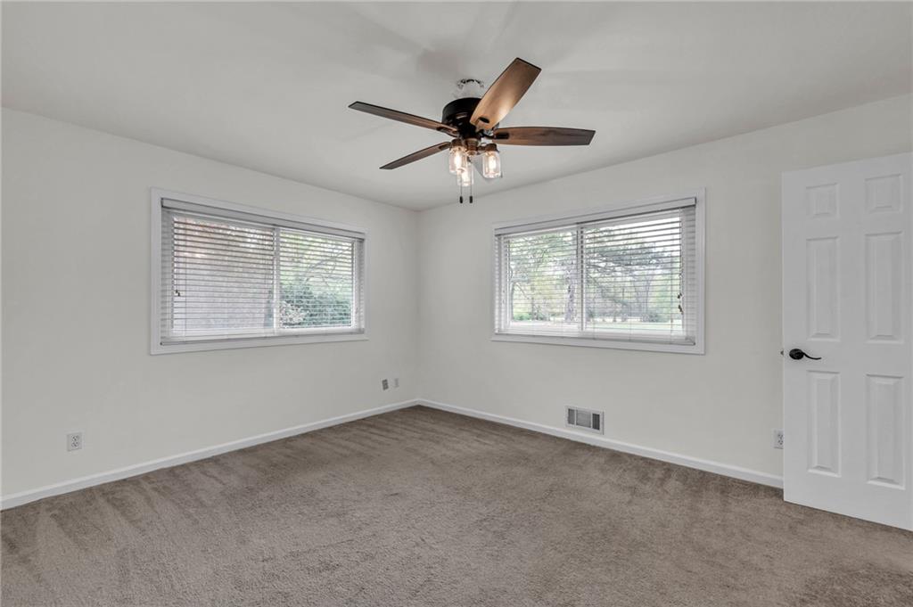 318 Tyrone Road Fayetteville, GA 30214 - Photo 32 of 49