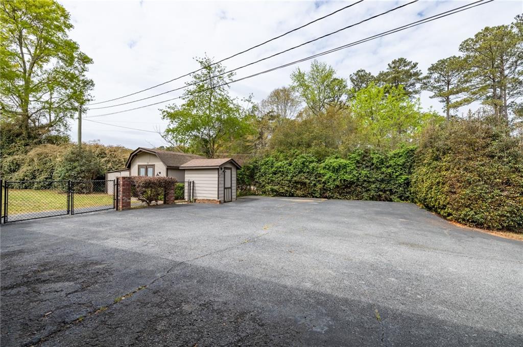 318 Tyrone Road Fayetteville, GA 30214 - Photo 36 of 49