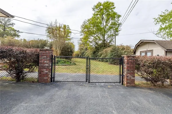 $2,900 | 318 Tyrone Road, Fayetteville, GA 30214