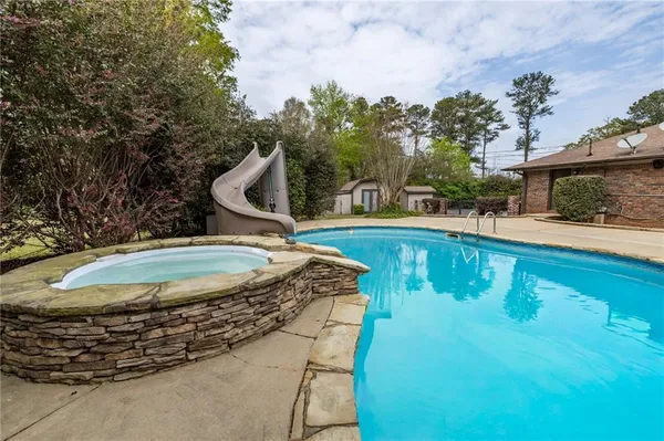 $2,900 | 318 Tyrone Road, Fayetteville, GA 30214