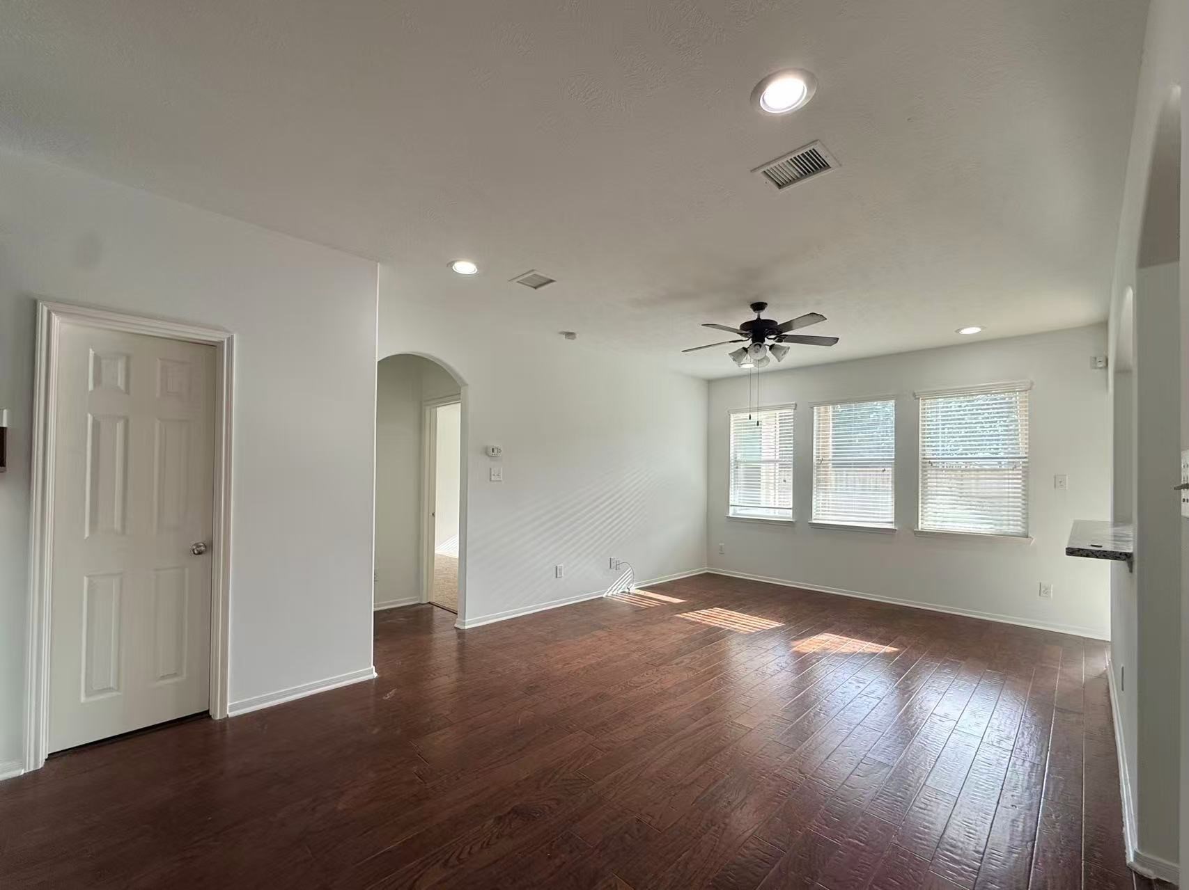 2814 Ridgeglen Lane Houston, TX 77082 - Photo 10 of 36