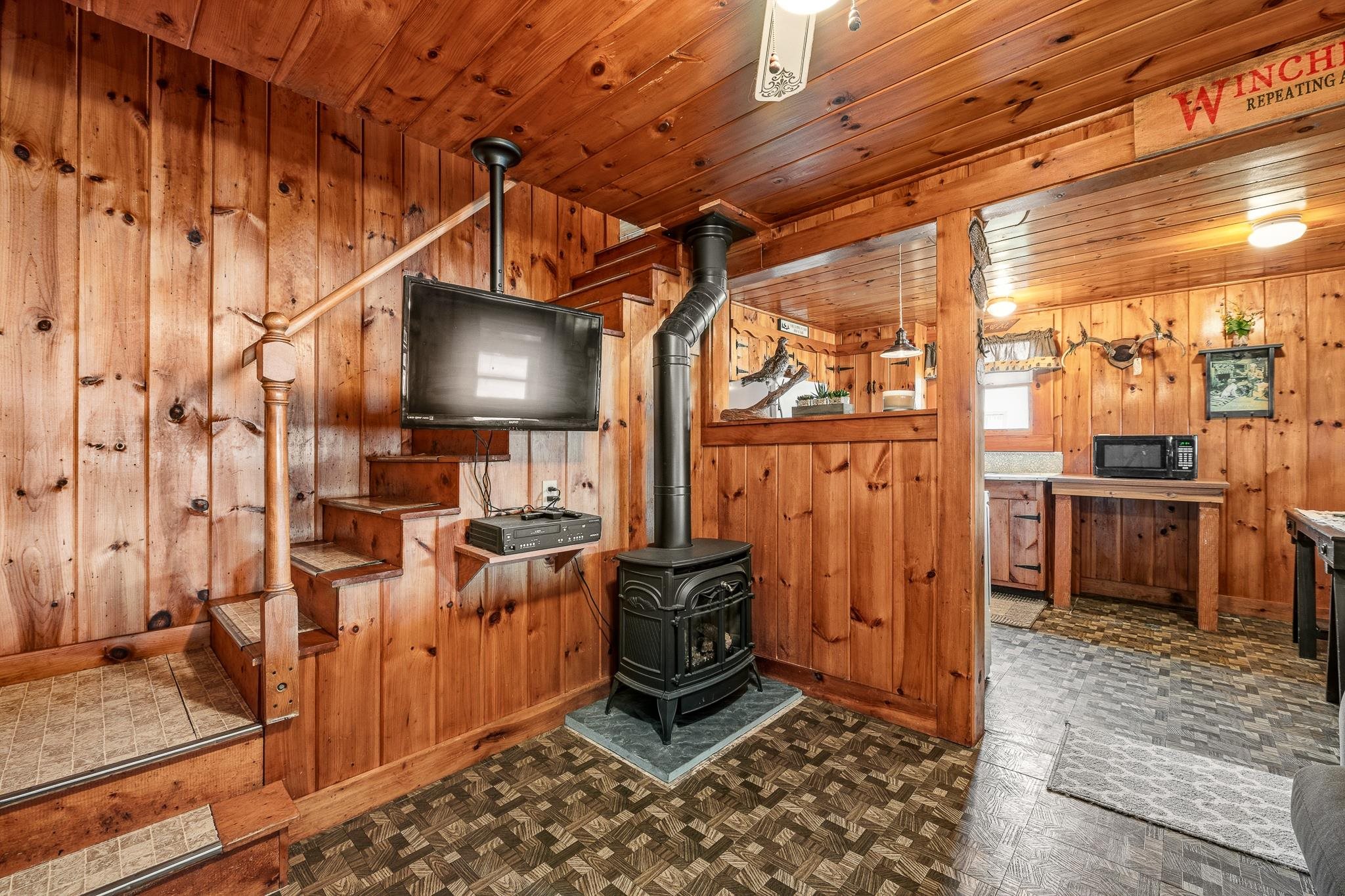 211 Beach Road Pittsburg, NH 03592 - Photo 19 of 59