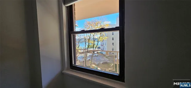 $369,800 | 8800 Boulevard East, Unit 4B, North Bergen, NJ 07047