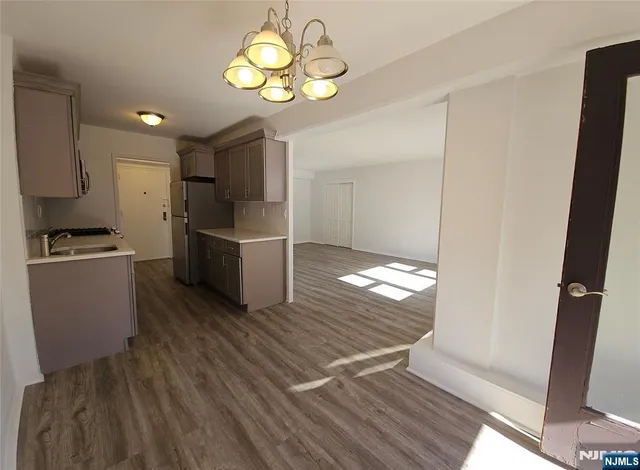 $369,800 | 8800 Boulevard East, Unit 4B, North Bergen, NJ 07047