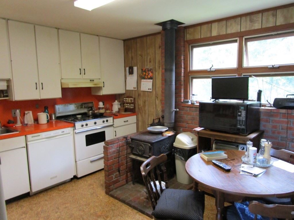 327 Cobb Hill Road Moretown, VT 05676 - Photo 5 of 13 Gallery Image 5