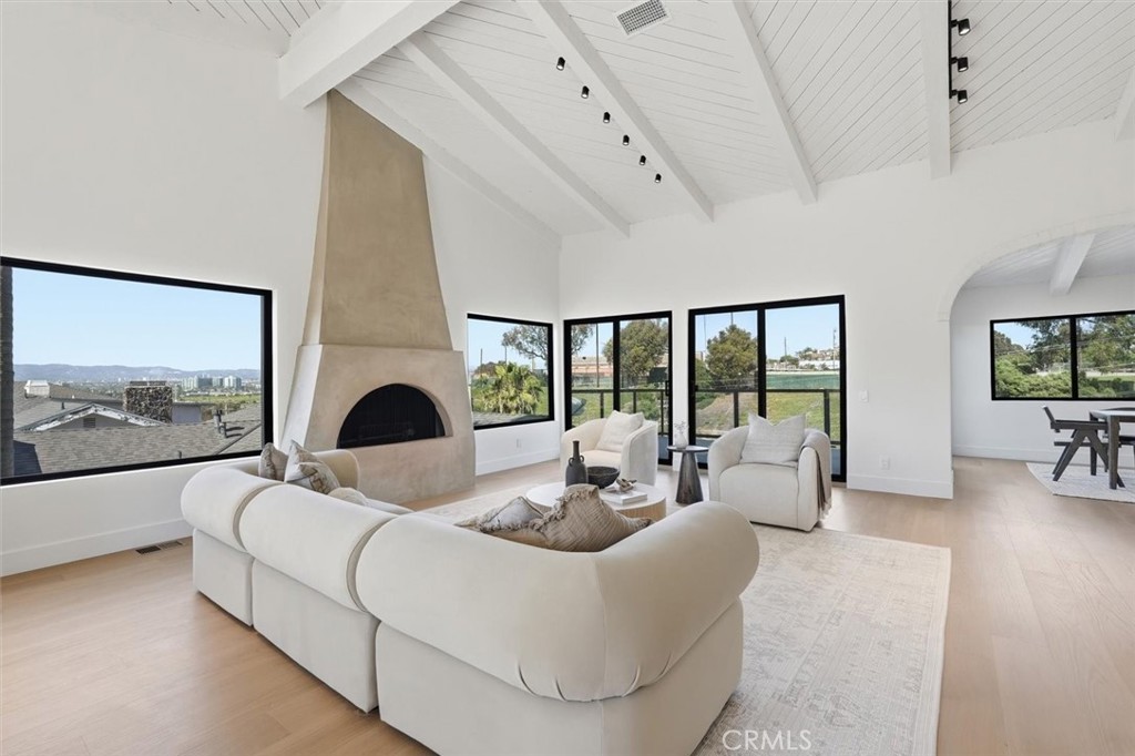 8140 Calabar Avenue Playa del Rey, CA 90293 - Photo 6 of 60 a living room with furniture and a large window