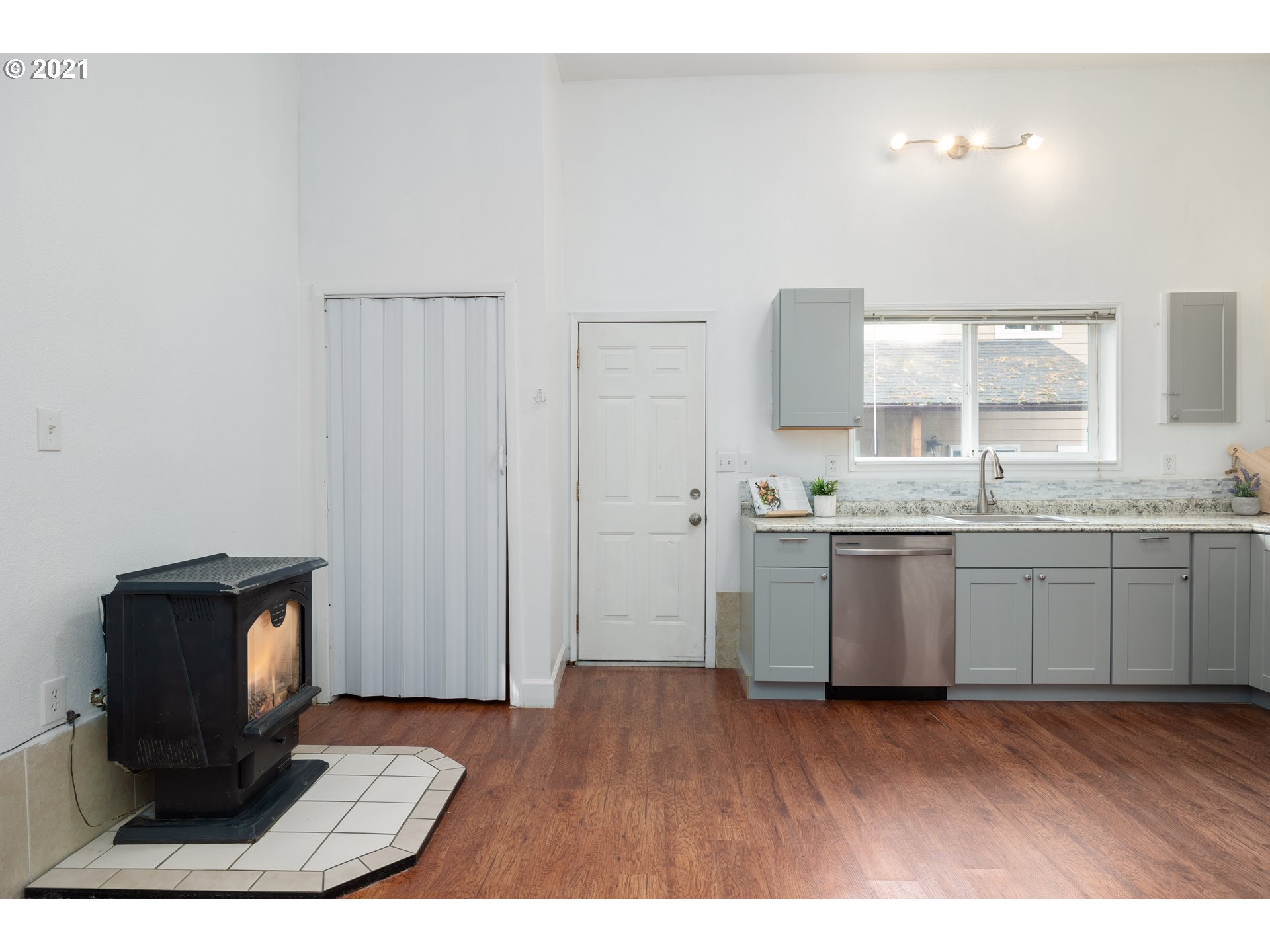 92252 Whiskey Road Warrenton, OR 97146 - Photo 14 of 32 Gallery Image 14