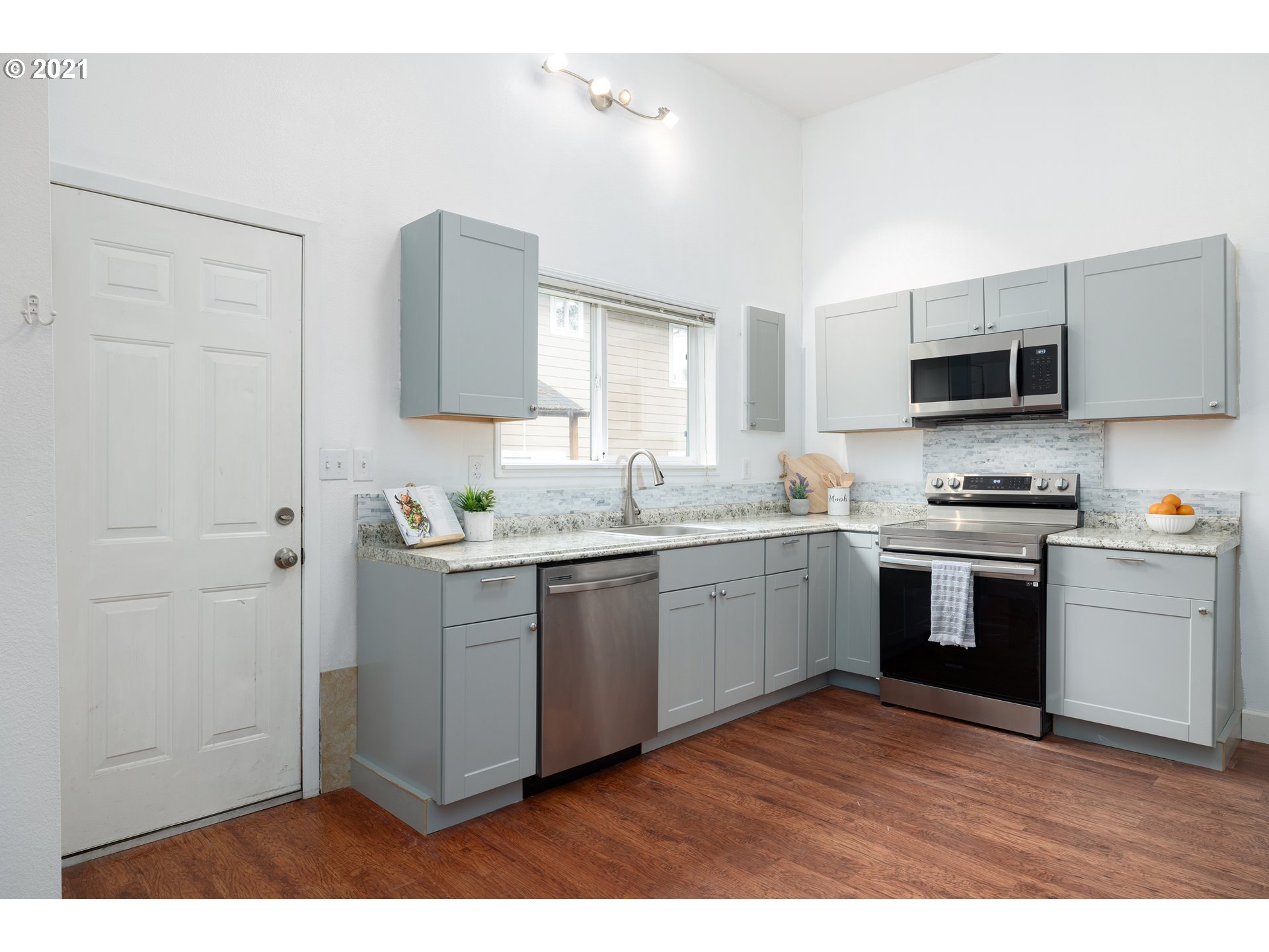 92252 Whiskey Road Warrenton, OR 97146 - Photo 15 of 32 Gallery Image 15