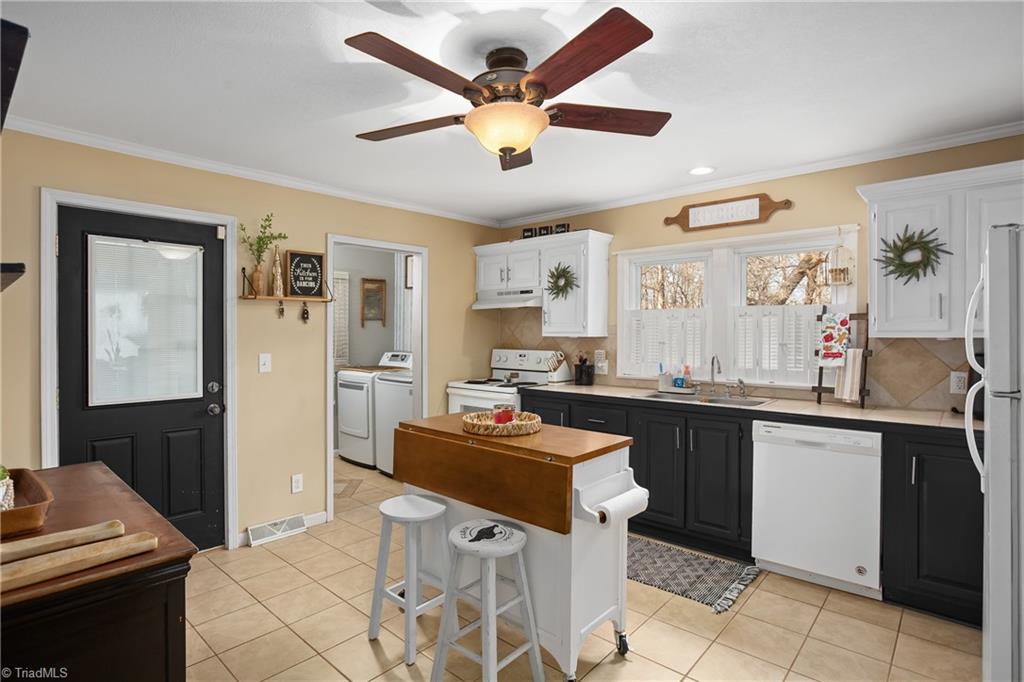 5264 Nc Highway East Sandy Ridge, NC 27046 - Photo 12 of 28 Gallery Image 12