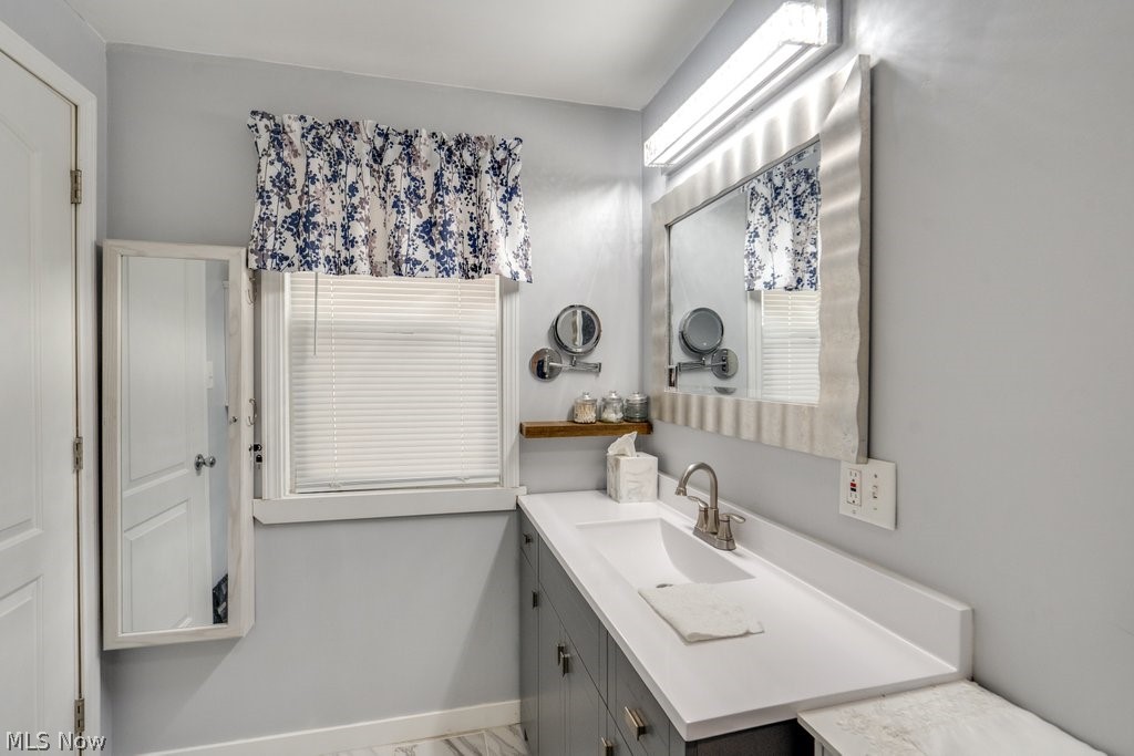 3566 Lloyd Road Cleveland, OH 44111 - Photo 20 of 31 Bathroom with vanity