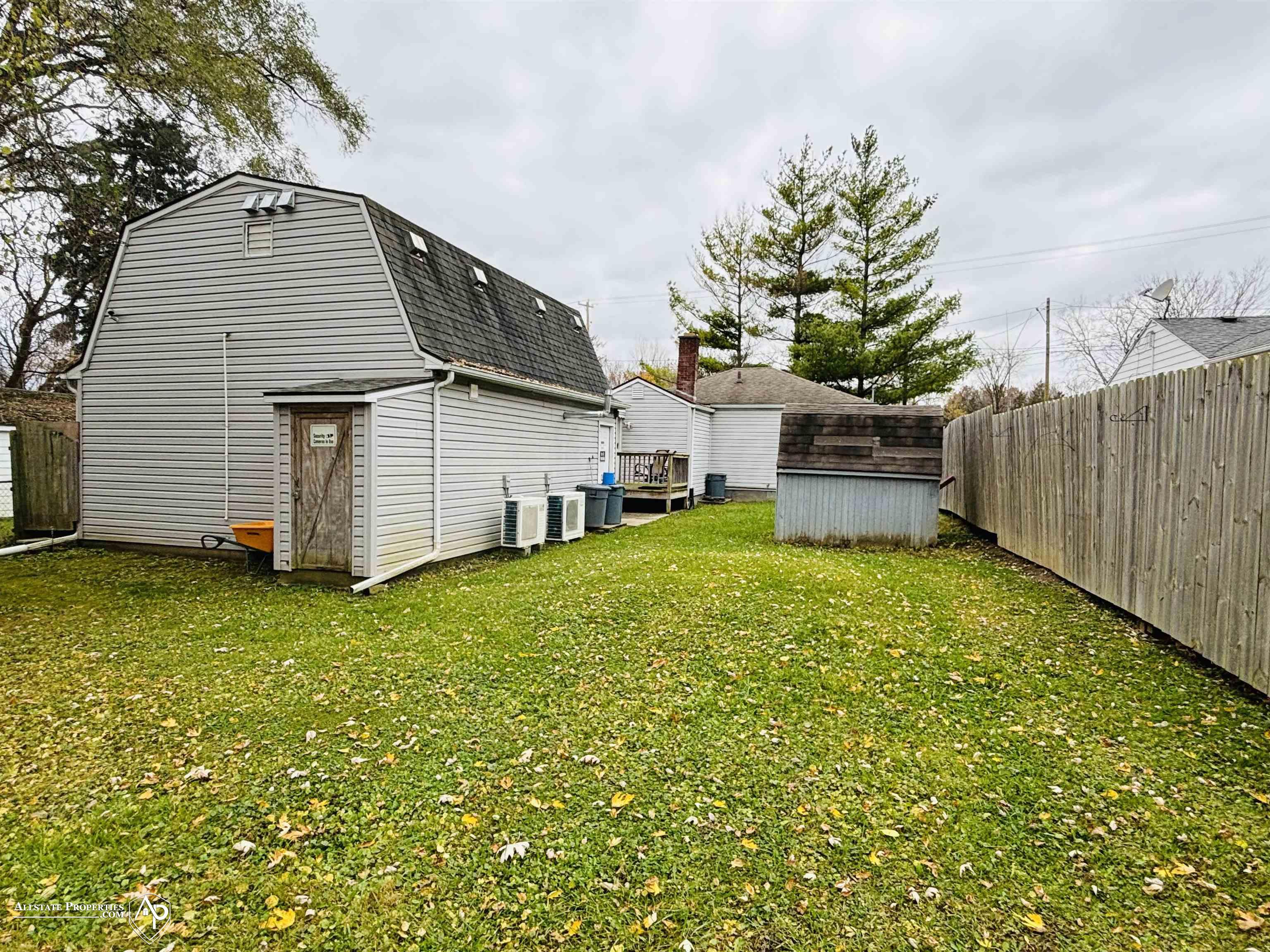 2060 Lavelle Road Flint, MI 48504 - Photo 14 of 15 50160504-74cb015e-c710-4611-a353-3f017ba9f92c.JPG