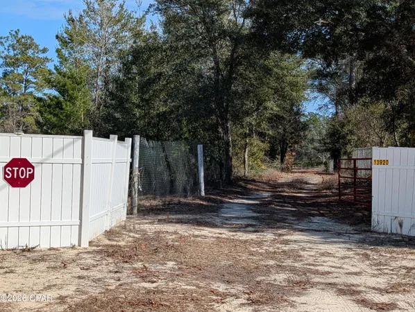 $469,000 | 13920 East Woodland Road, Southport, FL 32409