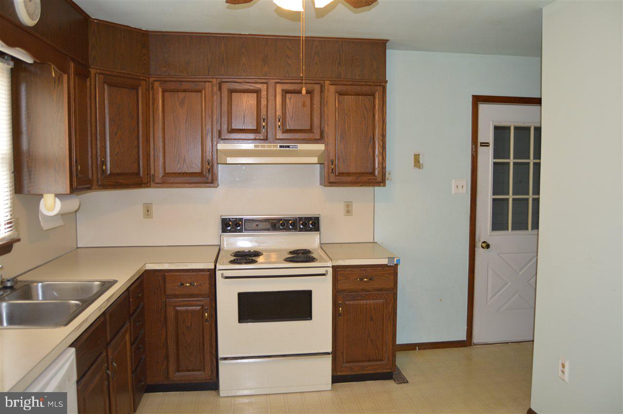 27 Jackson Road Gettysburg, PA 17325 - Photo 3 of 14 Gallery Image 3