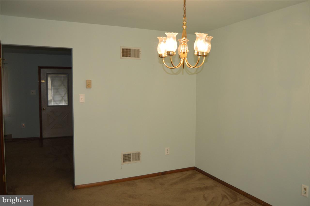 27 Jackson Road Gettysburg, PA 17325 - Photo 6 of 14 Gallery Image 6