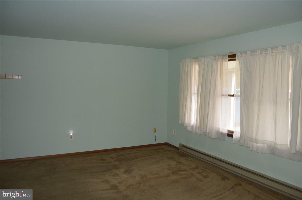 27 Jackson Road Gettysburg, PA 17325 - Photo 7 of 14 Gallery Image 7