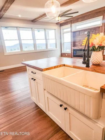 $579,000 | 130 Middle Glen Road, Maynardville, TN 37807