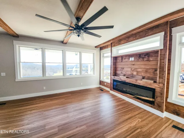 $579,000 | 130 Middle Glen Road, Maynardville, TN 37807