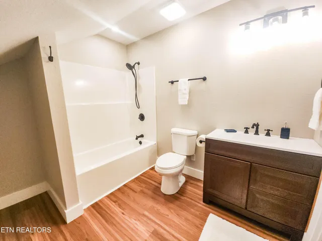 $579,000 | 130 Middle Glen Road, Maynardville, TN 37807