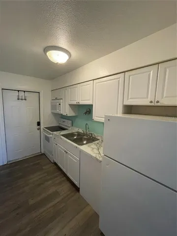 $1,200 | 4250 37th Street South, Unit 2, St. Petersburg, FL 33711