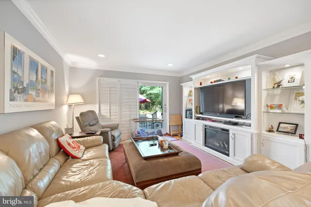 $930,000 | 20 Old Boxwood Lane, Lutherville-Timonium, MD 21093