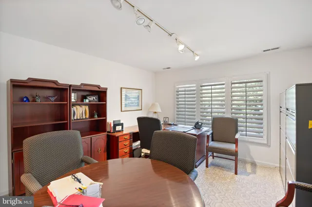 $930,000 | 20 Old Boxwood Lane, Lutherville-Timonium, MD 21093