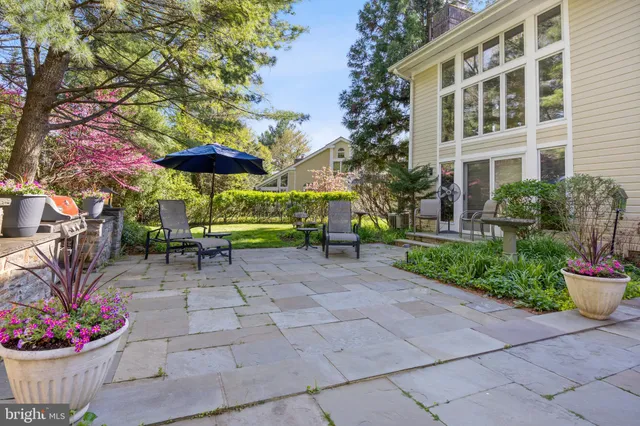 $930,000 | 20 Old Boxwood Lane, Lutherville-Timonium, MD 21093