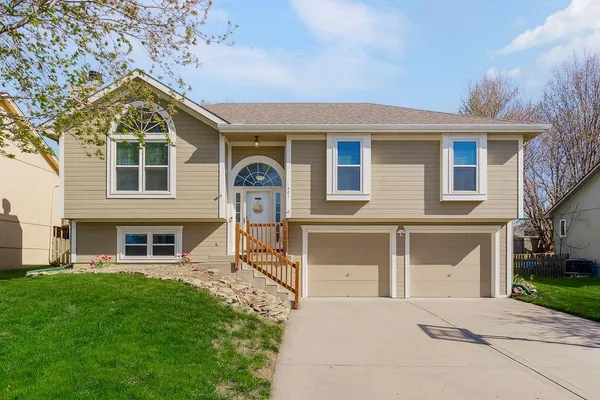 $339,900 | 301 Porter Drive, Smithville, MO 64089