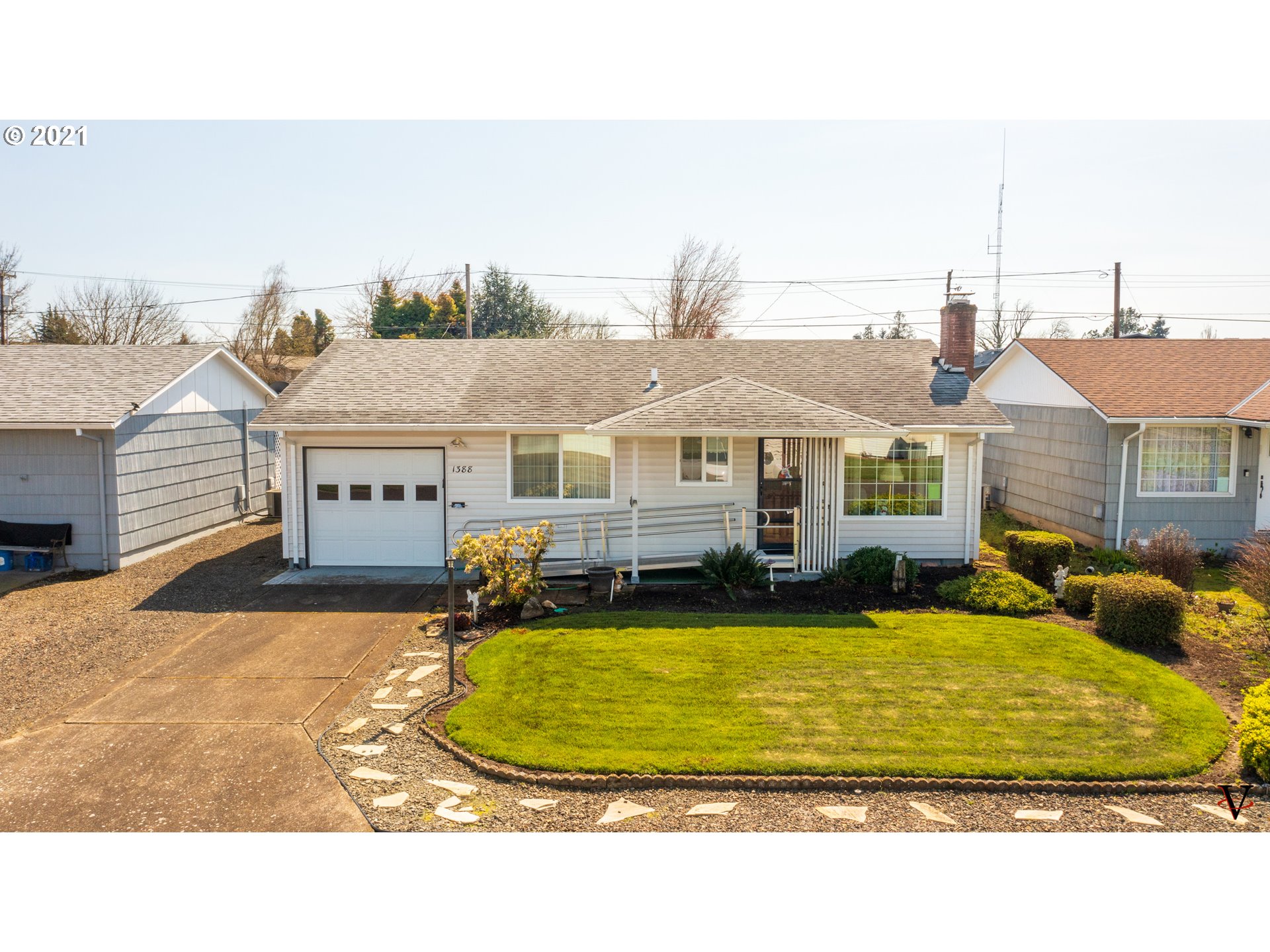 1388 Rainier Road Woodburn, OR 97071 - Photo 20 of 21