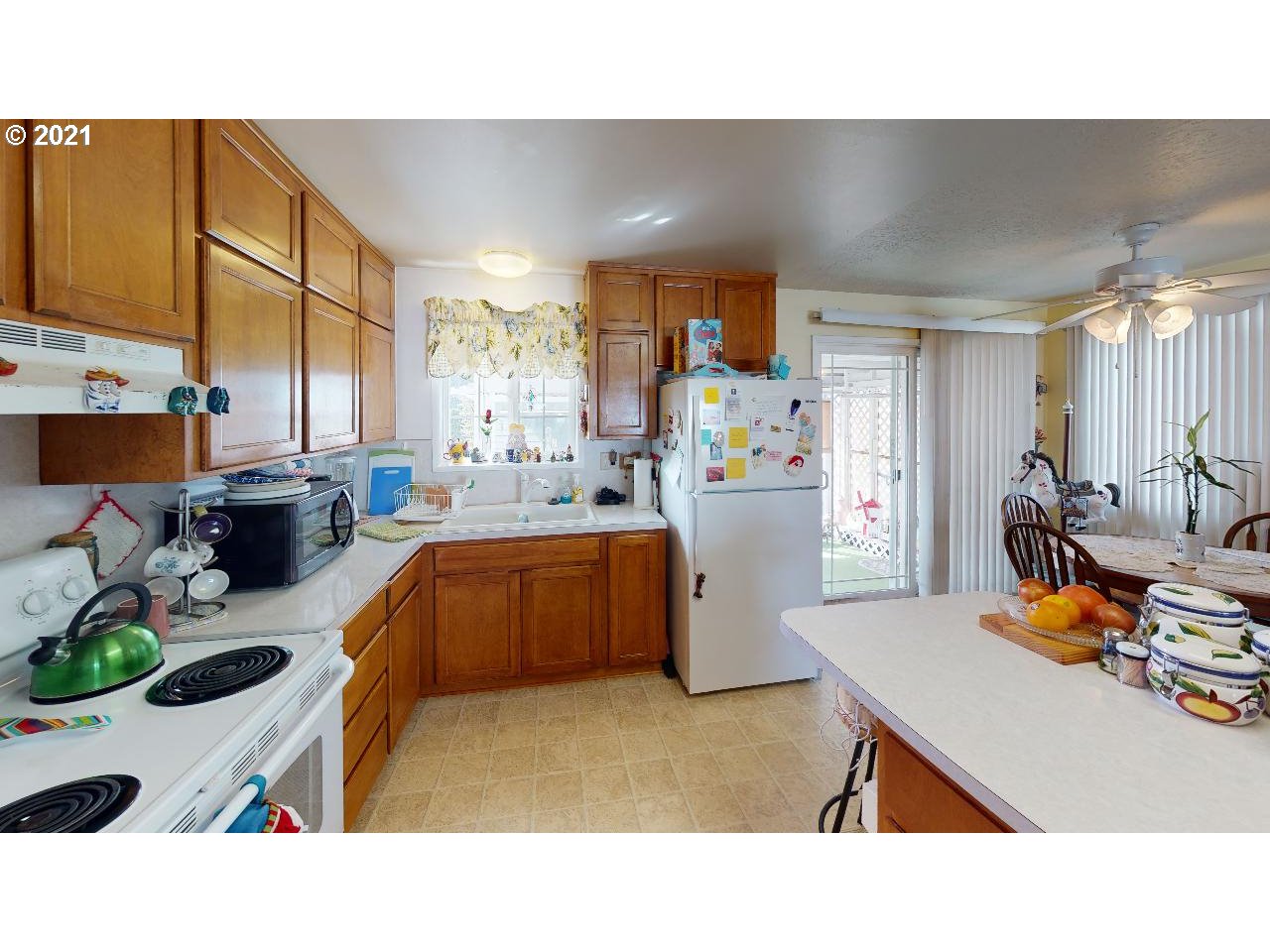 1388 Rainier Road Woodburn, OR 97071 - Photo 5 of 21