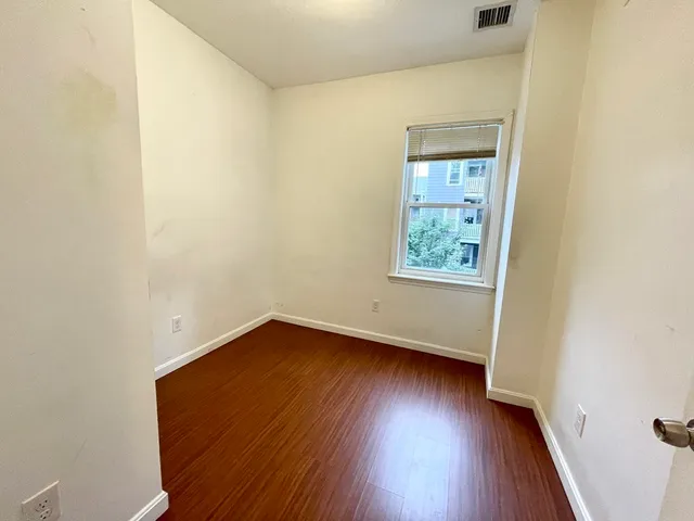 $5,600 | 93 A Hillside Street, Unit 2, Boston, MA 02120