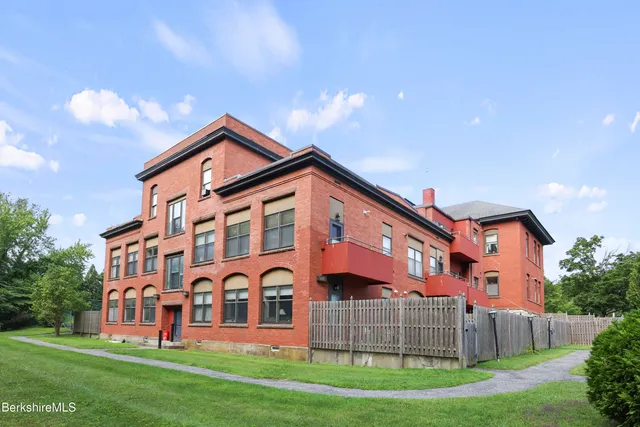 $184,900 | 60 North Street, Unit 3, Dalton, MA 01226