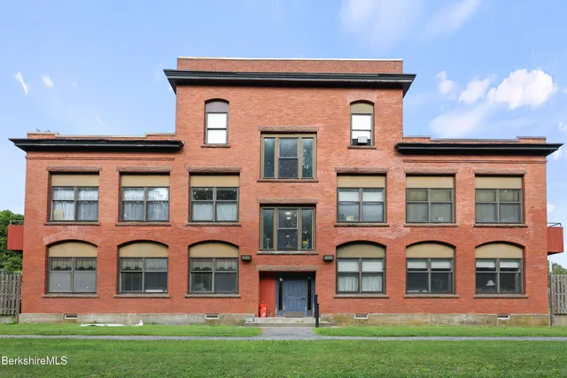 $184,900 | 60 North Street, Unit 3, Dalton, MA 01226