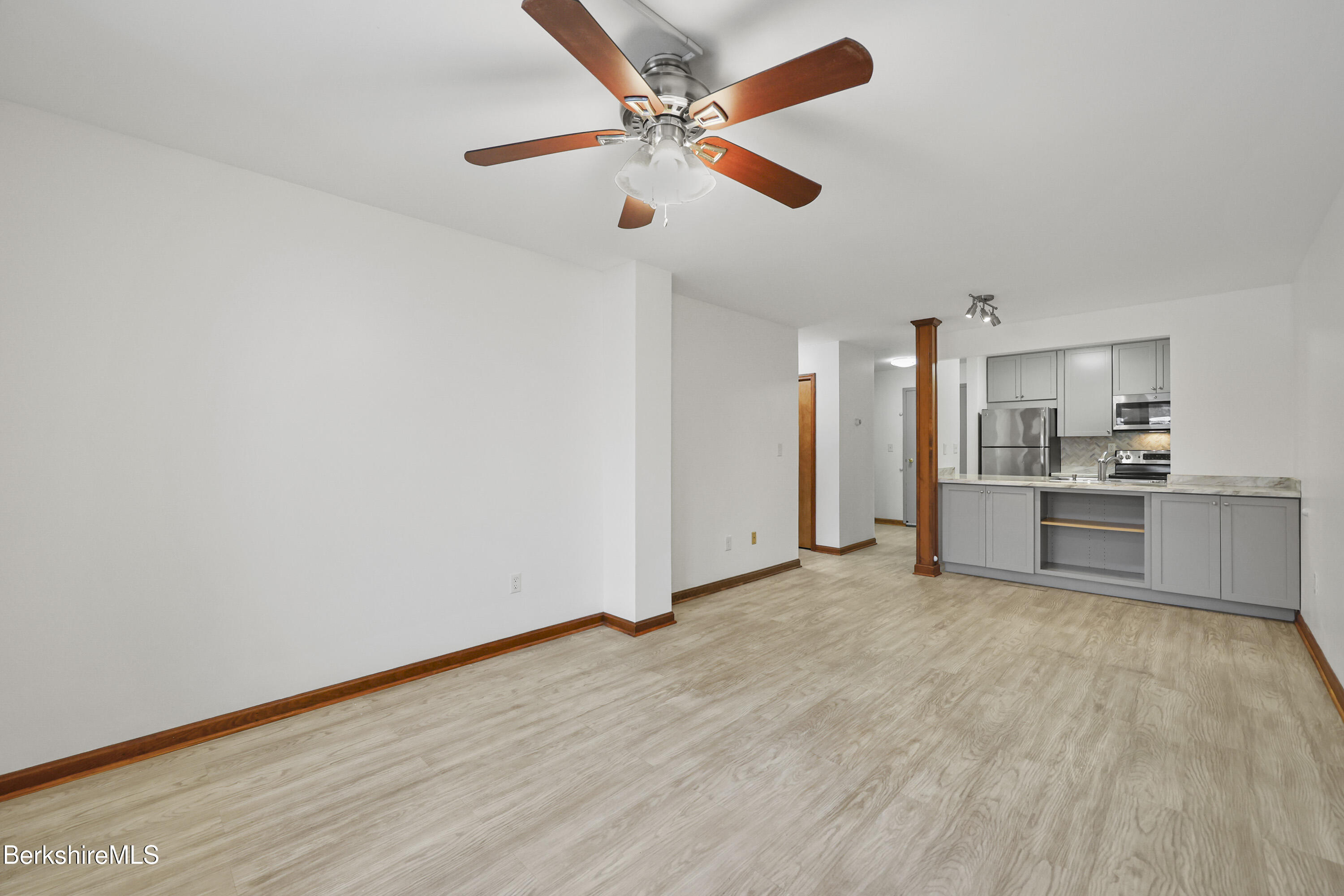 60 North Street, Unit 3 Dalton, MA 01226 - Photo 6 of 29 Living Room