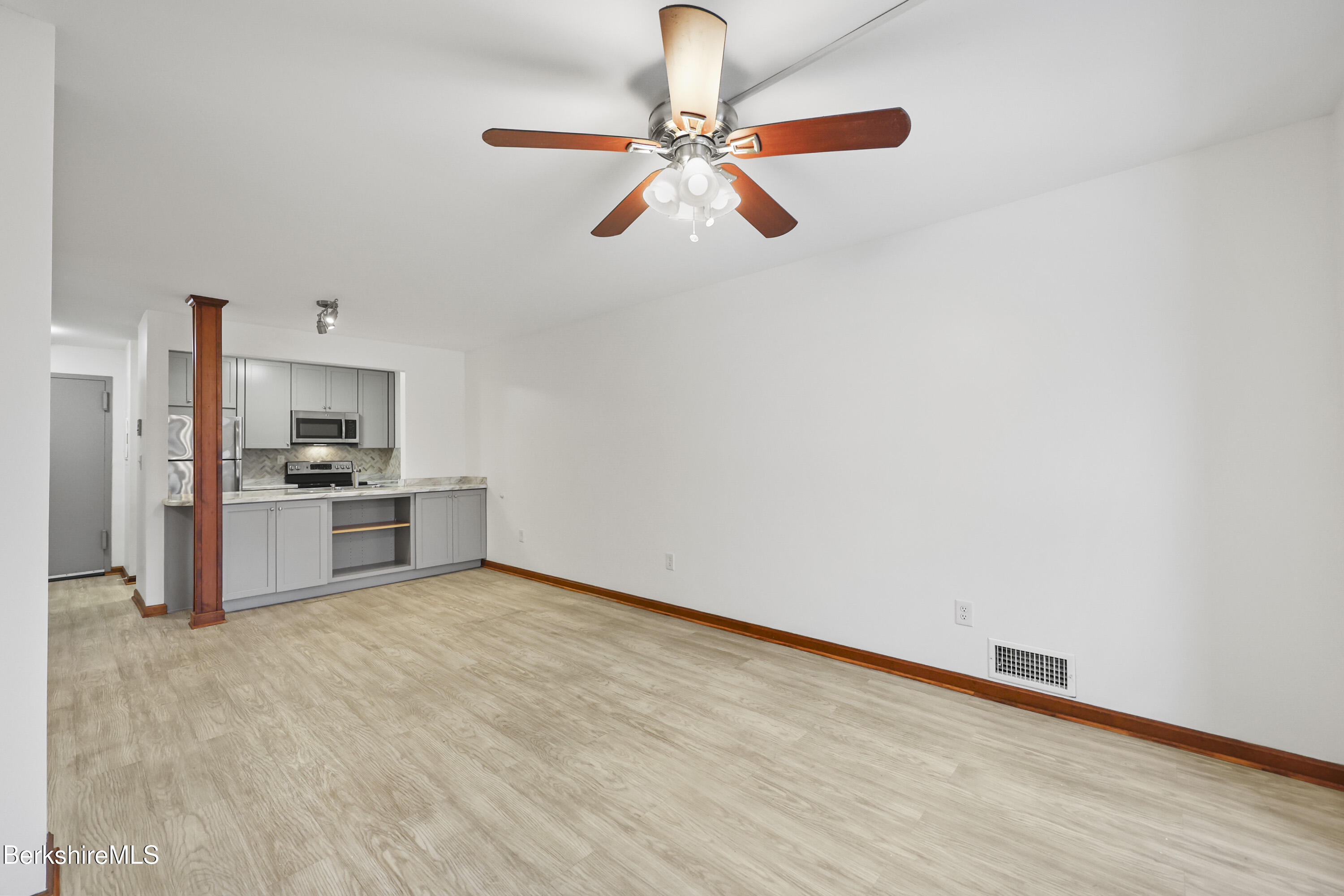 60 North Street, Unit 3 Dalton, MA 01226 - Photo 7 of 29 Living Room