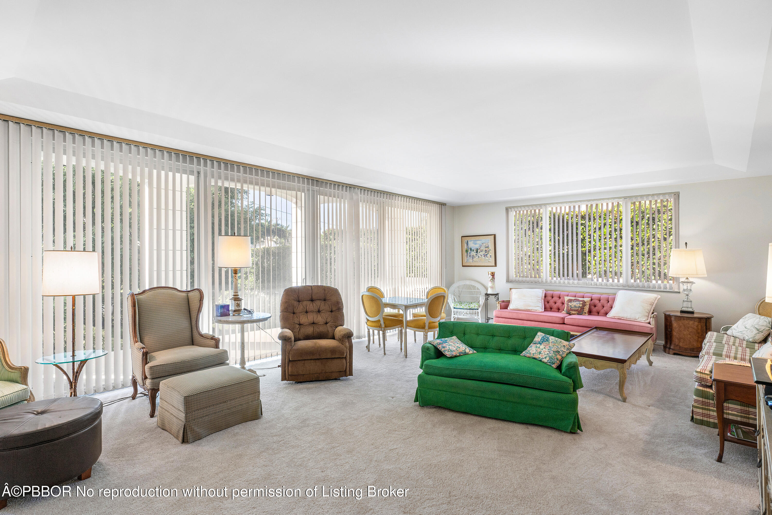 145 Peruvian Avenue, Unit 101 Palm Beach, FL 33480 - Photo 2 of 14 Living Room