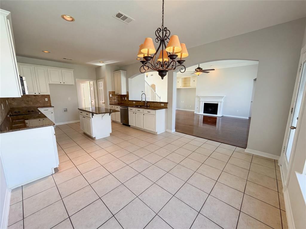 1412 Spring Ridge Lane Flower Mound, TX 75028 - Photo 12 of 33