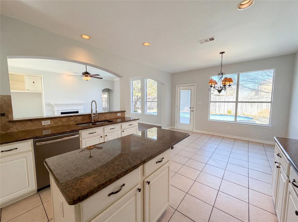 1412 Spring Ridge Lane Flower Mound, TX 75028 - Photo 14 of 33