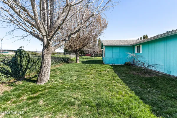 $350,000 | 611 Westwind Drive, Zillah, WA 98953
