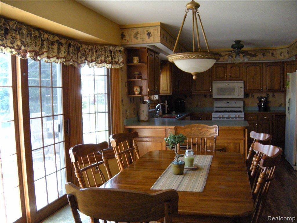 12622 Sweitzer Road Carleton, MI 48117 - Photo 19 of 23 Nook.JPG
