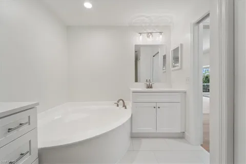 $435,000 | 2868 Aintree Lane, Unit M101, Naples, FL 34112