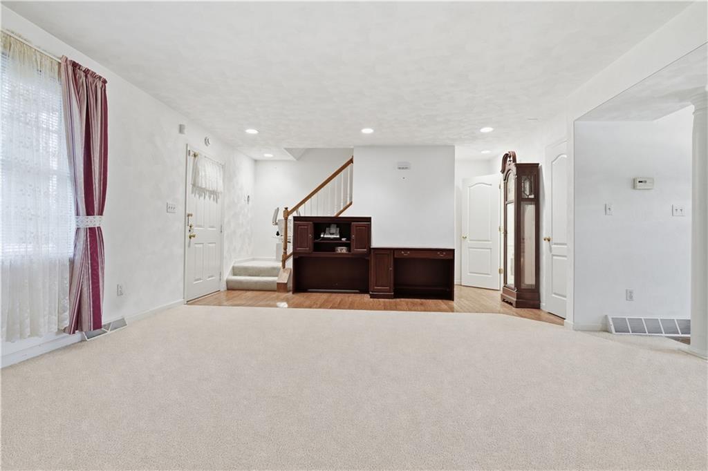 2003 Ridge Road McKeesport, PA 15135 - Photo 5 of 50 Living Room