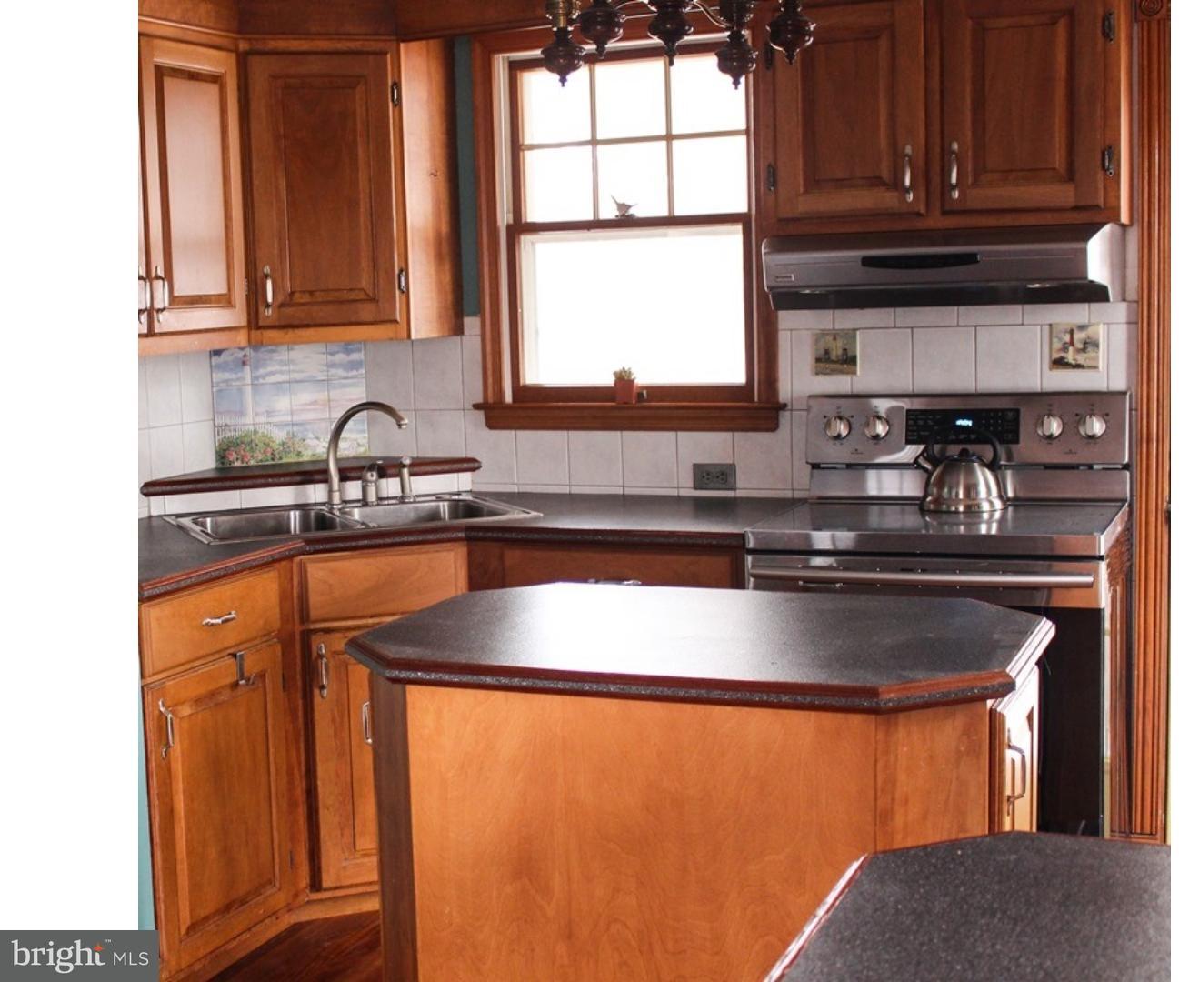 224 West Mill Road Maple Shade, NJ 08052 - Photo 2 of 25