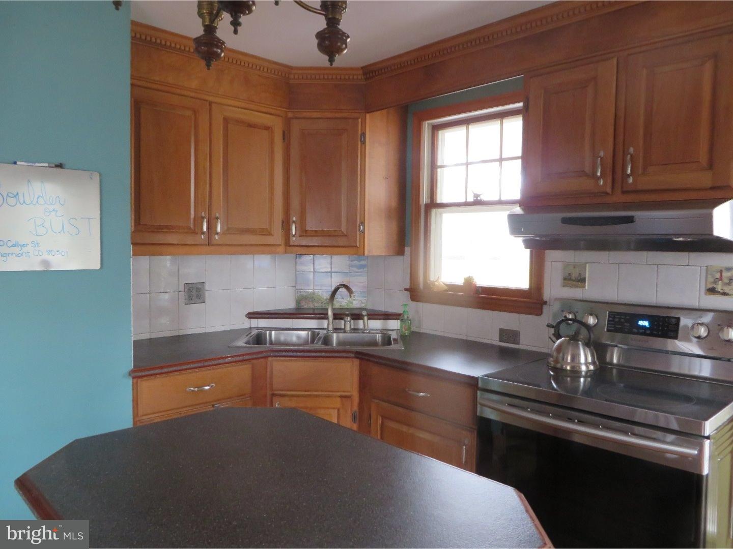 224 West Mill Road Maple Shade, NJ 08052 - Photo 3 of 25
