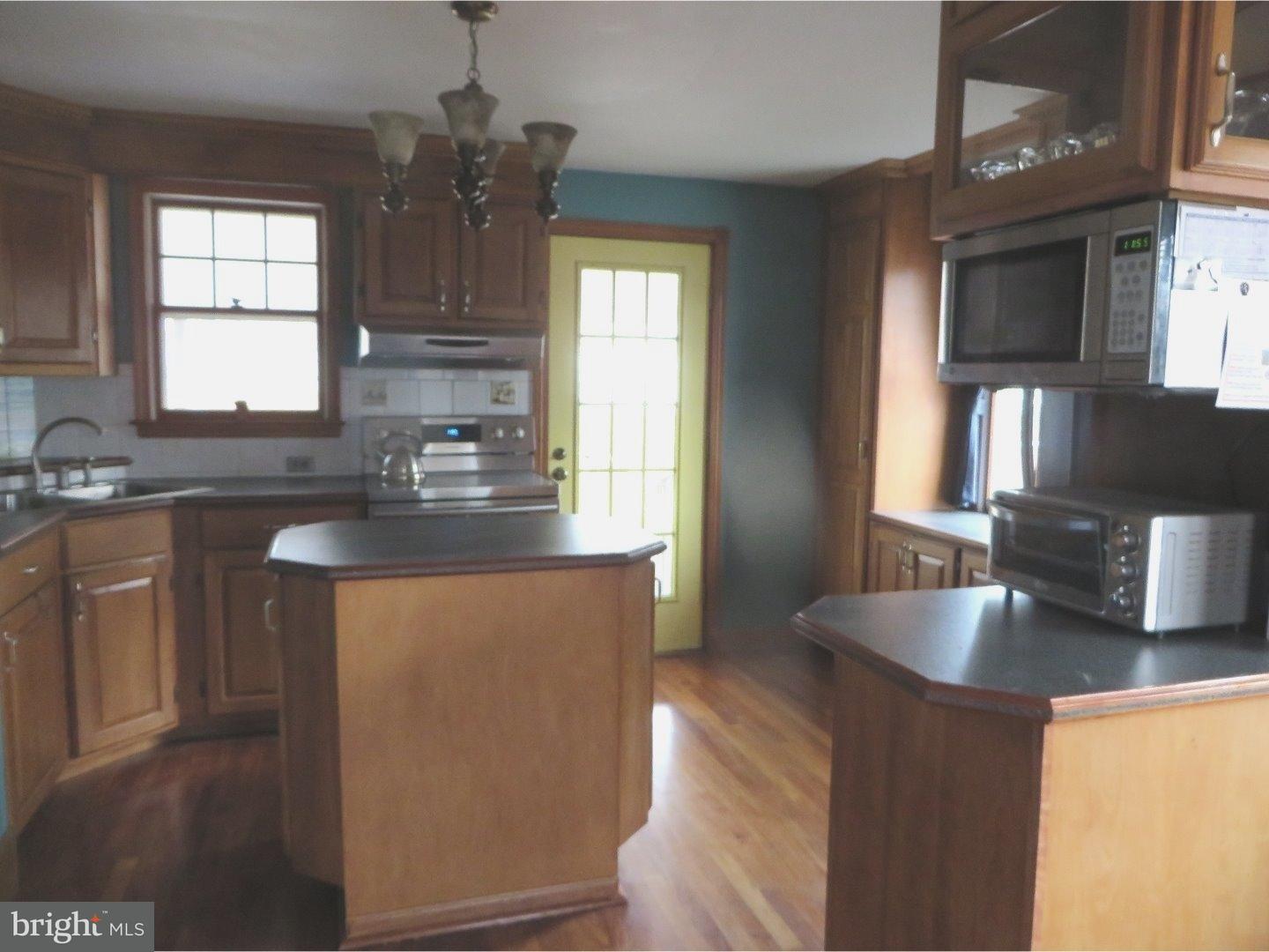 224 West Mill Road Maple Shade, NJ 08052 - Photo 4 of 25