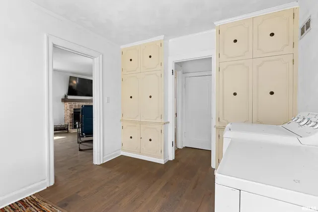 $185,000 | 136 East Oak Park Drive, Peoria, IL 61614