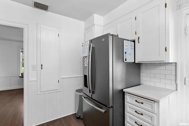 $185,000 | 136 East Oak Park Drive, Peoria, IL 61614