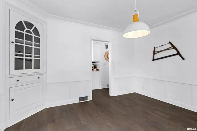 $185,000 | 136 East Oak Park Drive, Peoria, IL 61614