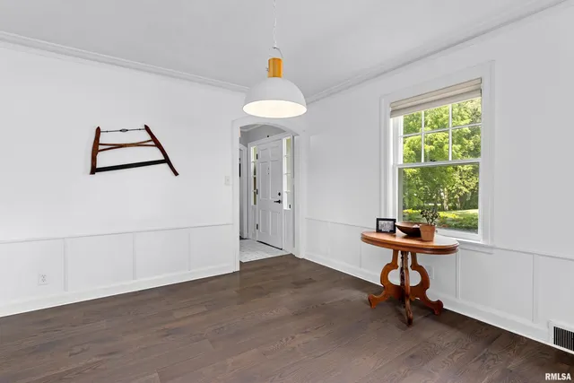 $185,000 | 136 East Oak Park Drive, Peoria, IL 61614