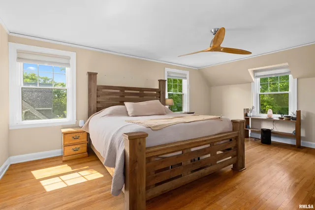 $185,000 | 136 East Oak Park Drive, Peoria, IL 61614