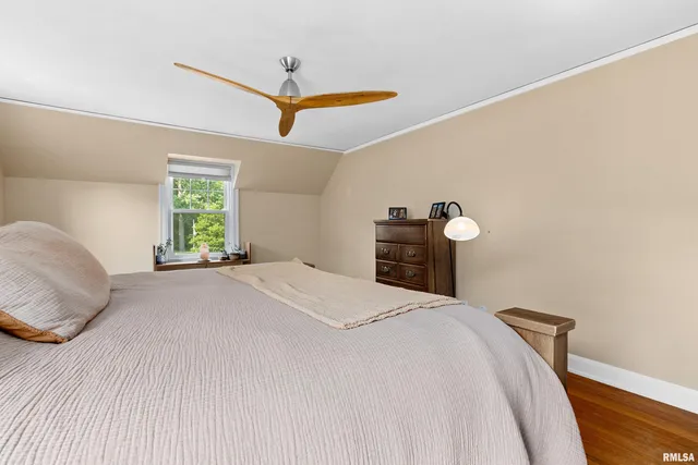 $185,000 | 136 East Oak Park Drive, Peoria, IL 61614